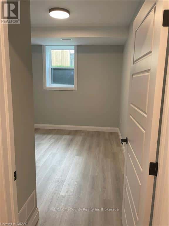 Tillsonburg — Tillsonburg - Photo 2 of 20