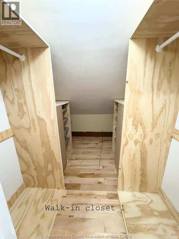 Windsor — Windsor - Photo 2 of 17