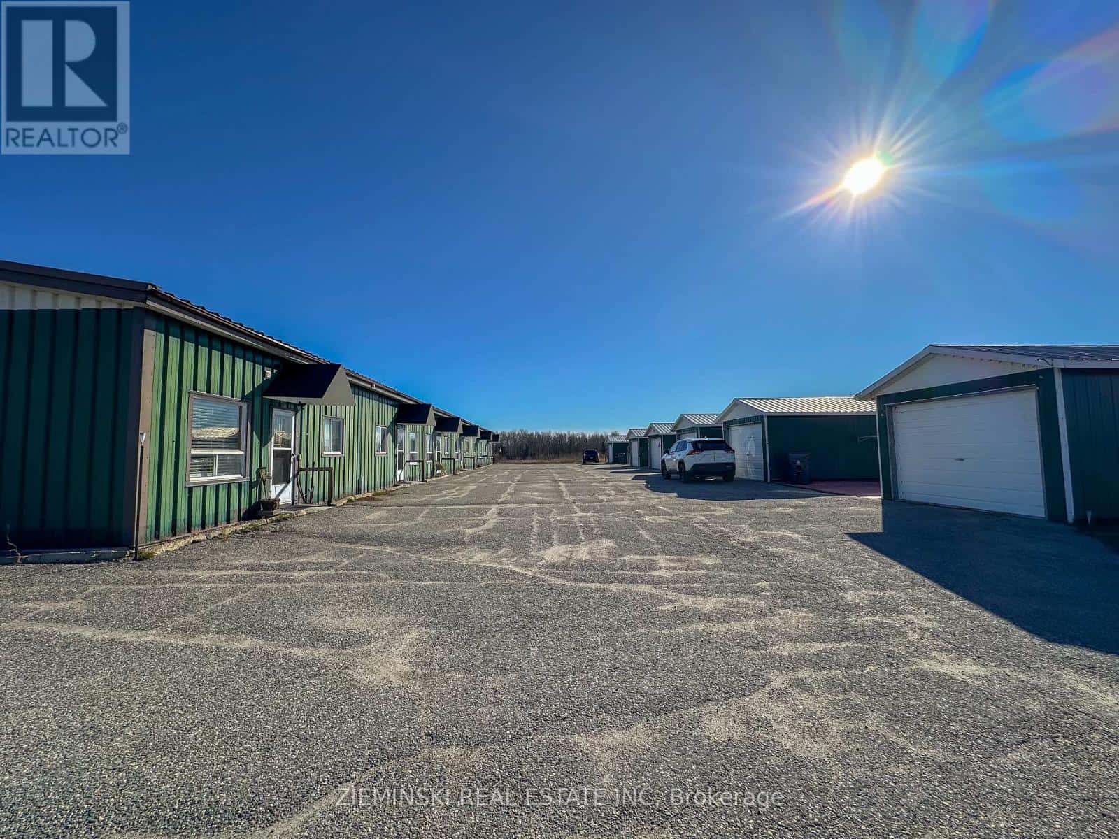 727 AMBRIDGE DRIVE — Iroquois Falls, Ontario - Photo 4 of 11