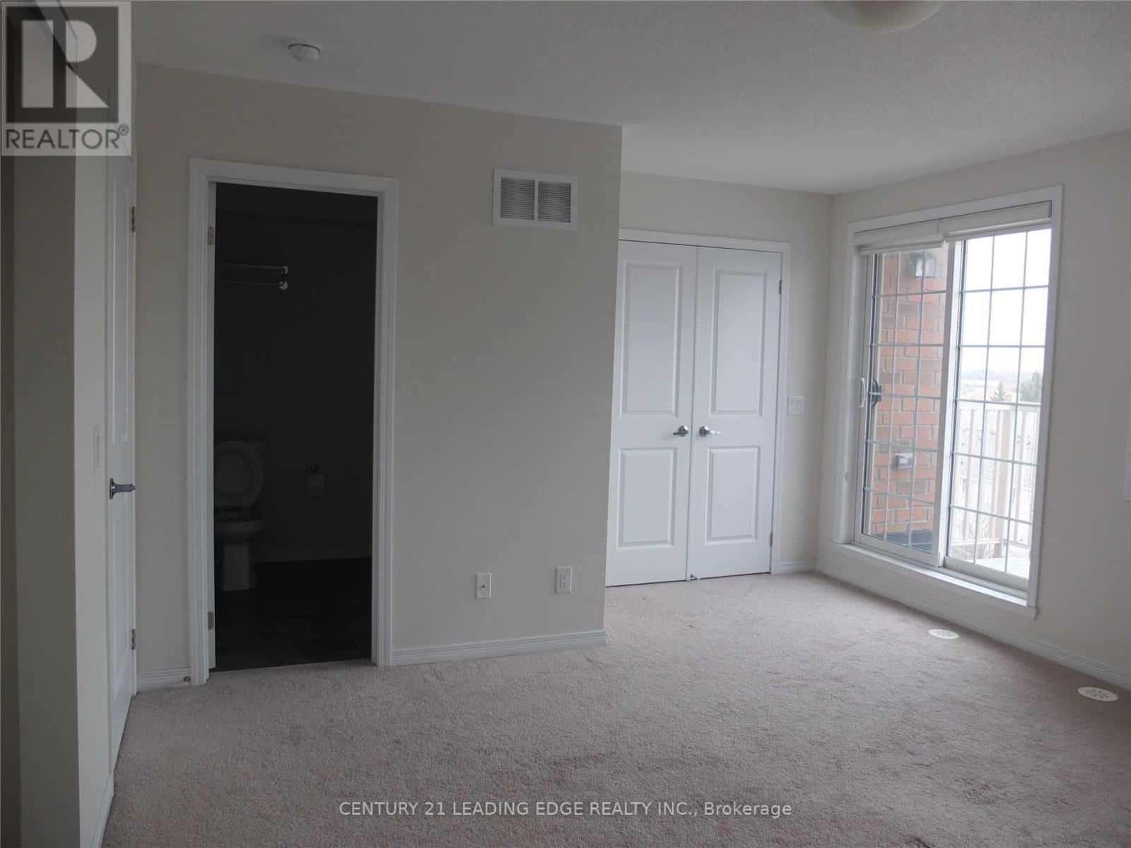 105 SILVERWOOD AVENUE — Richmond Hill (Devonsleigh) - Photo 3 of 10