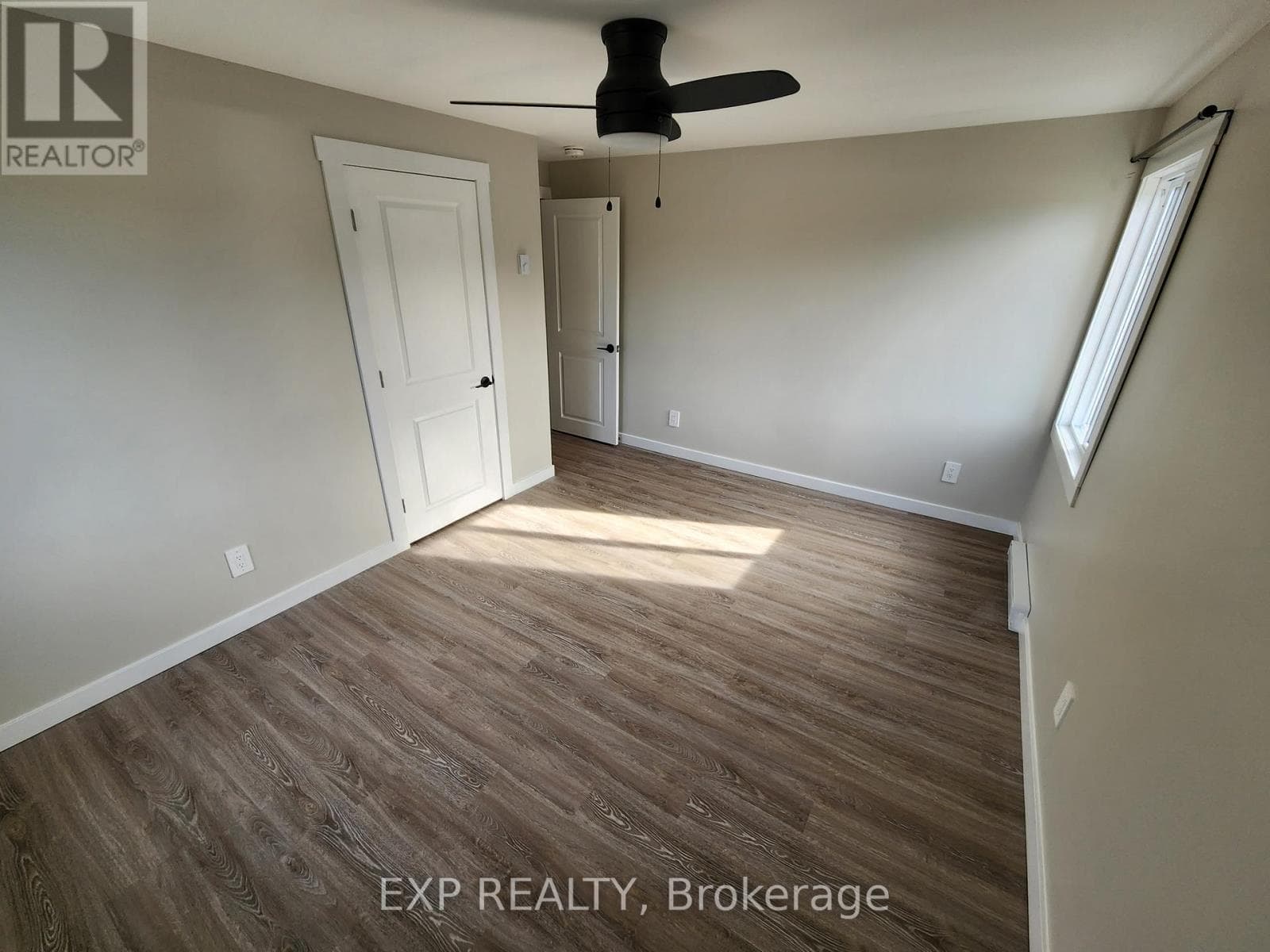 UNIT B - 89 COLLEGE STREET E — Belleville (Belleville Ward) - Main photo