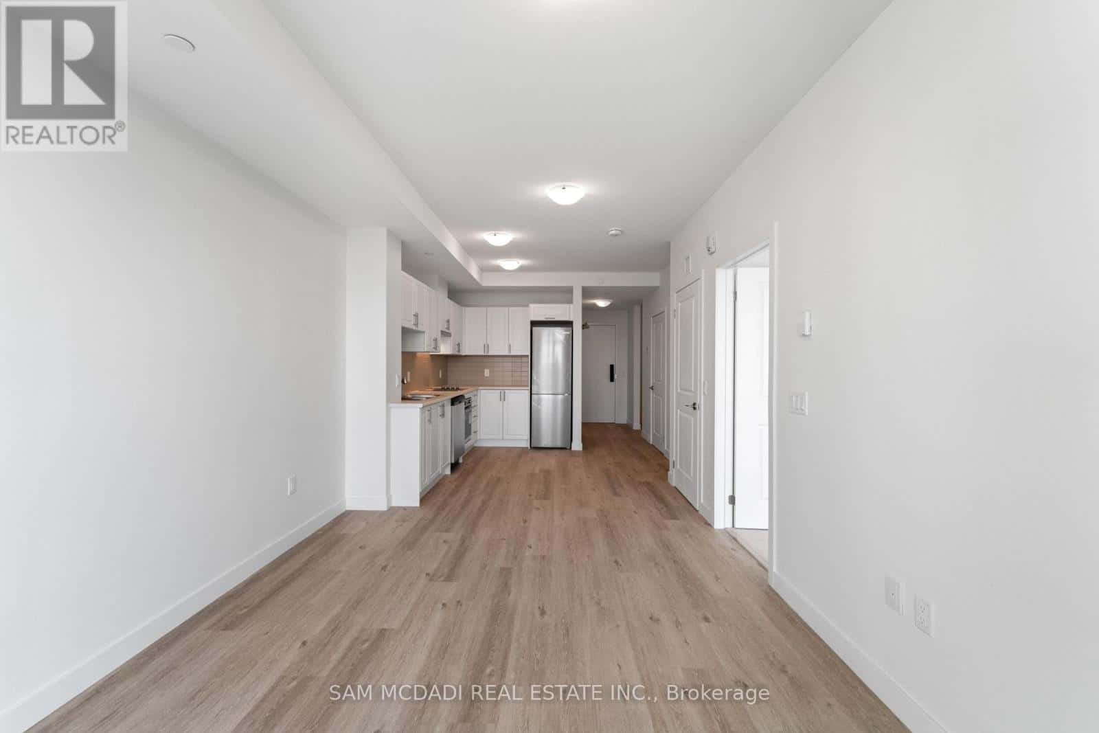 Hamilton (Stoney Creek) — Hamilton (Stoney Creek) - Photo 2 of 20