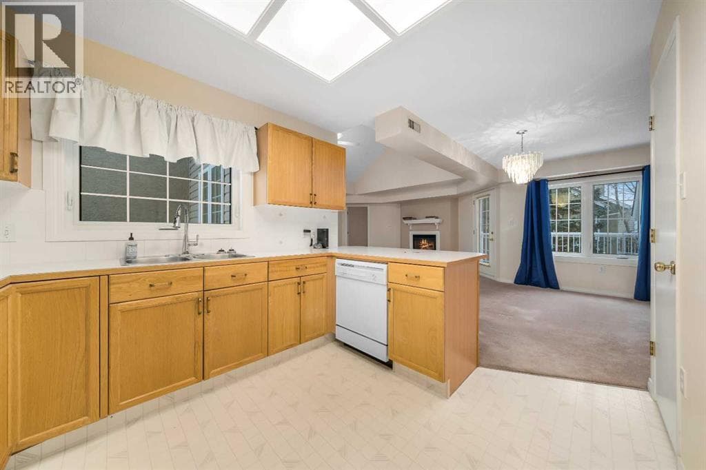 Medicine Hat — Medicine Hat - Main photo