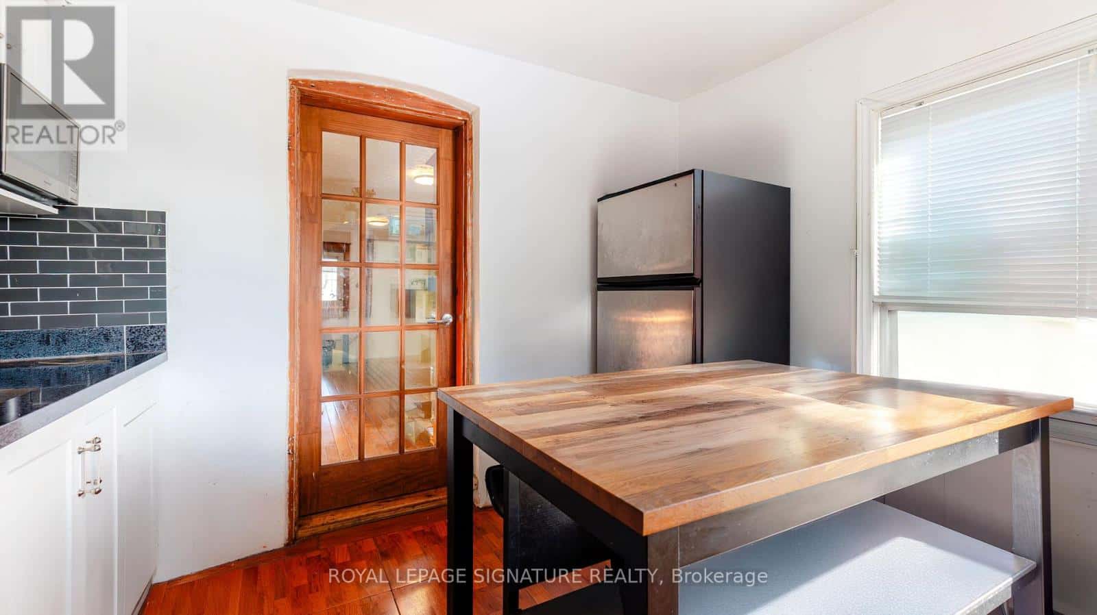 81 LAMBTON AVENUE — Toronto (Rockcliffe-Smythe), Ontario - Photo 5 of 22