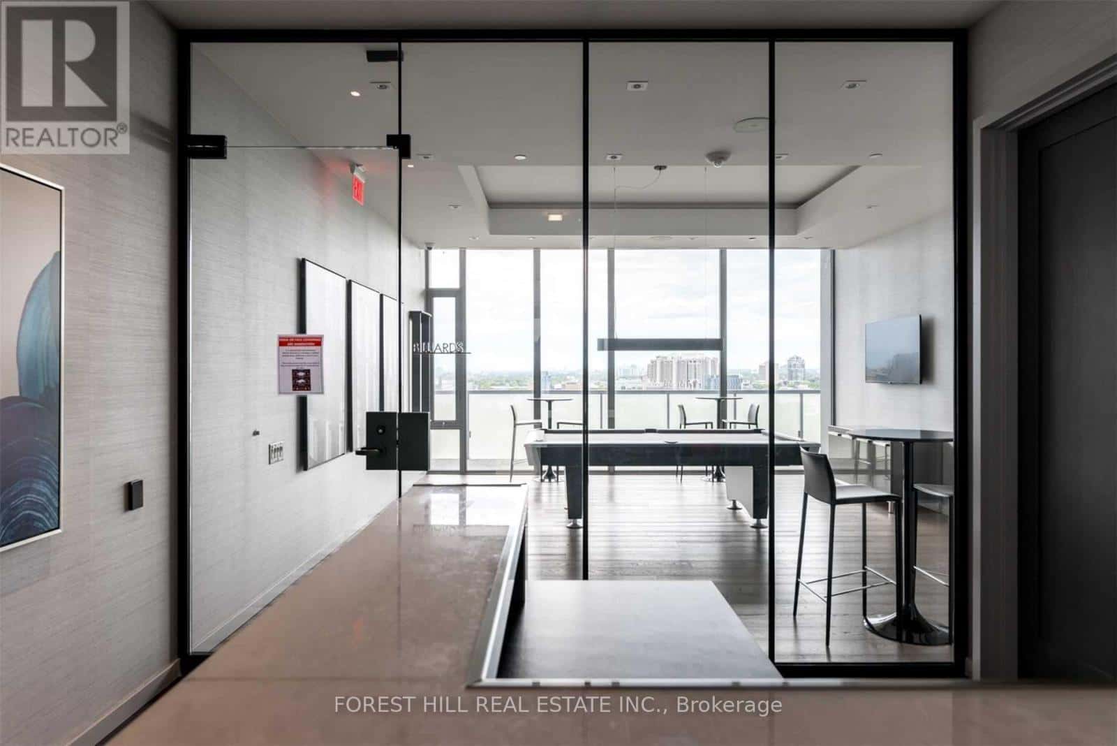 Toronto (Bay Street Corridor) — Toronto (Bay Street Corridor) - Photo 2 of 18