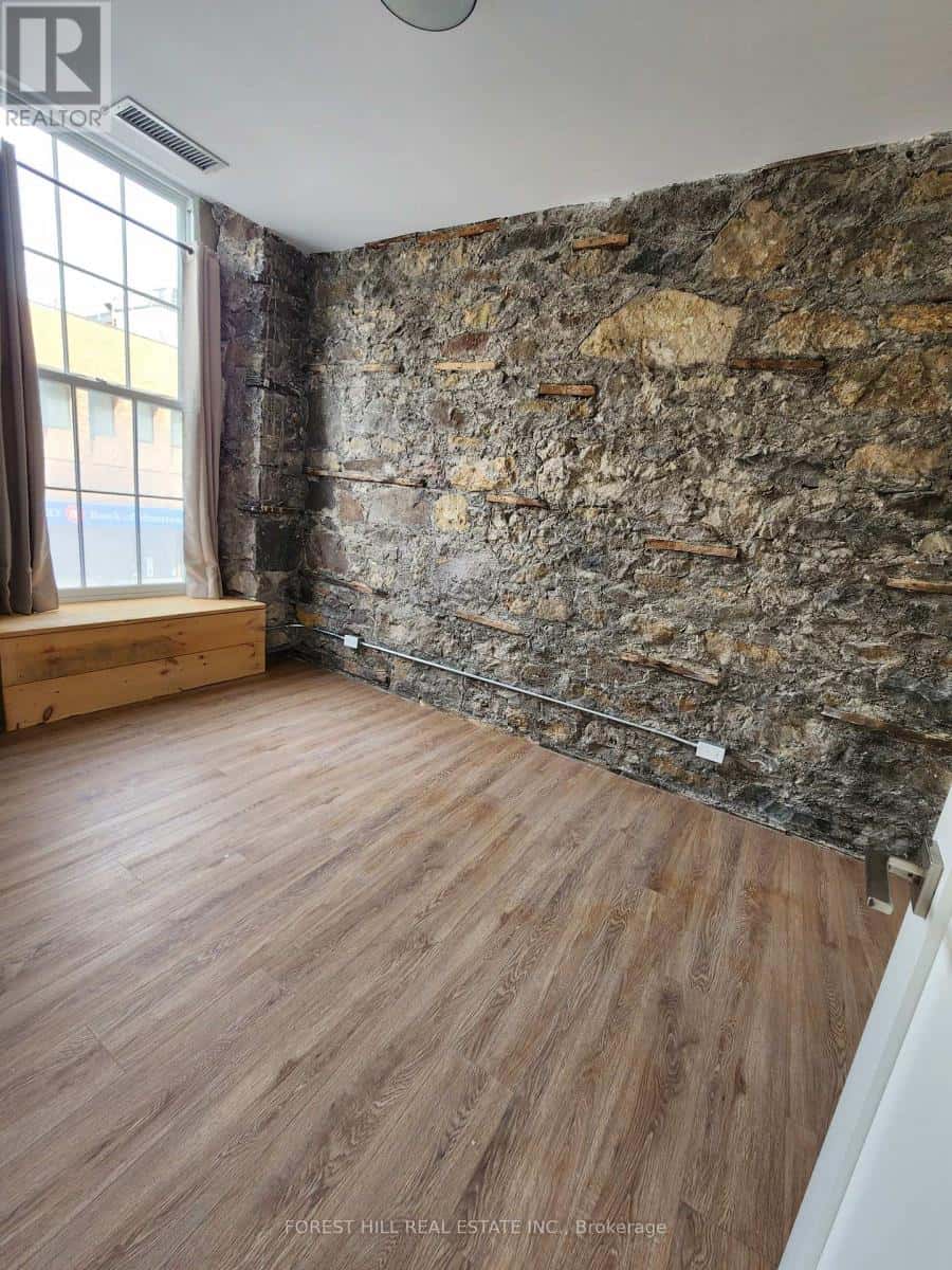 Cambridge — Cambridge - Photo 2 of 11