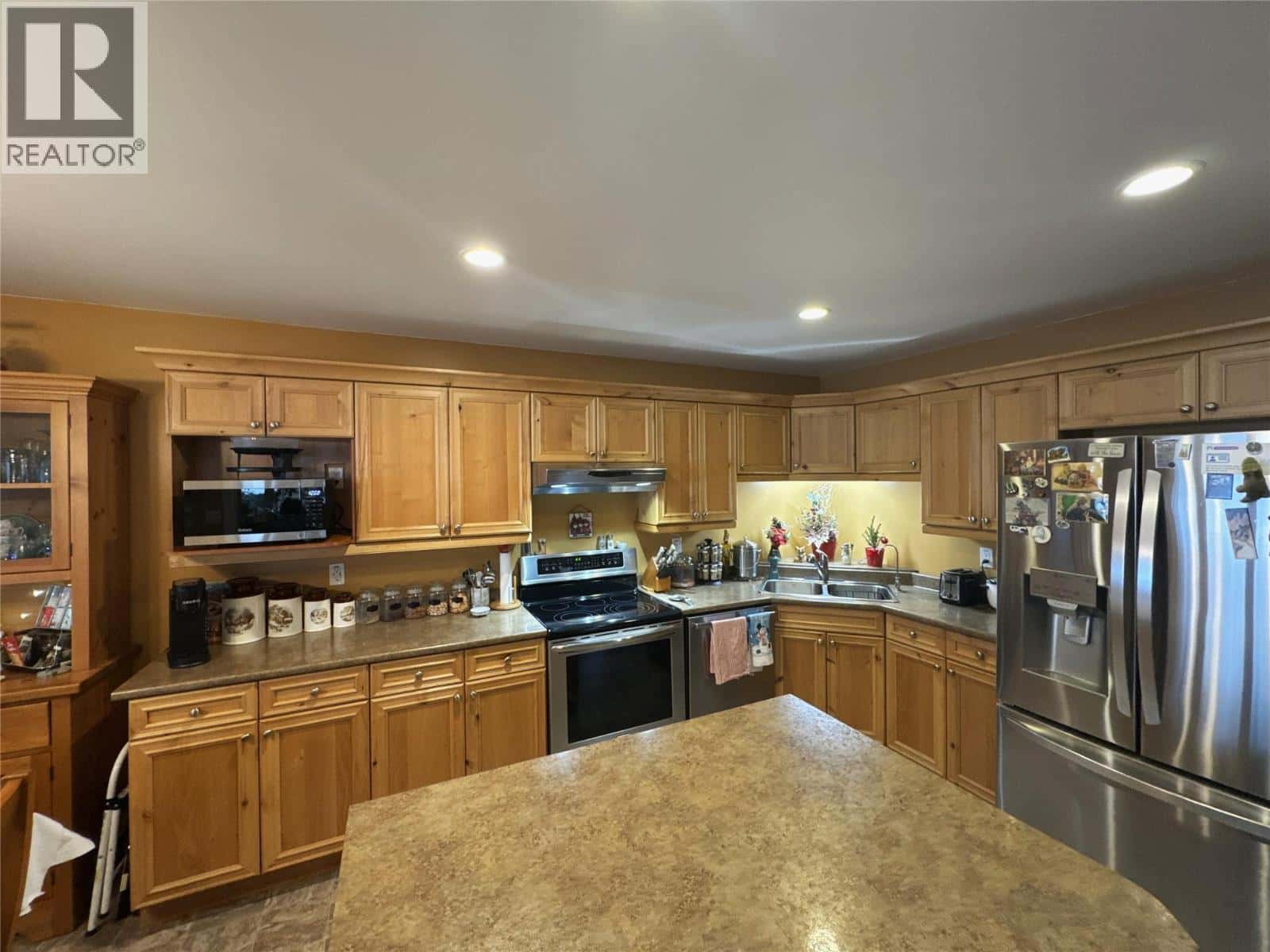 Merritt — Merritt - Photo 4 of 45