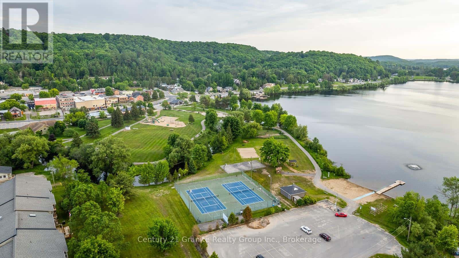 2 - 50 YORK STREET — Dysart et al (Dysart) - Photo 2 of 13