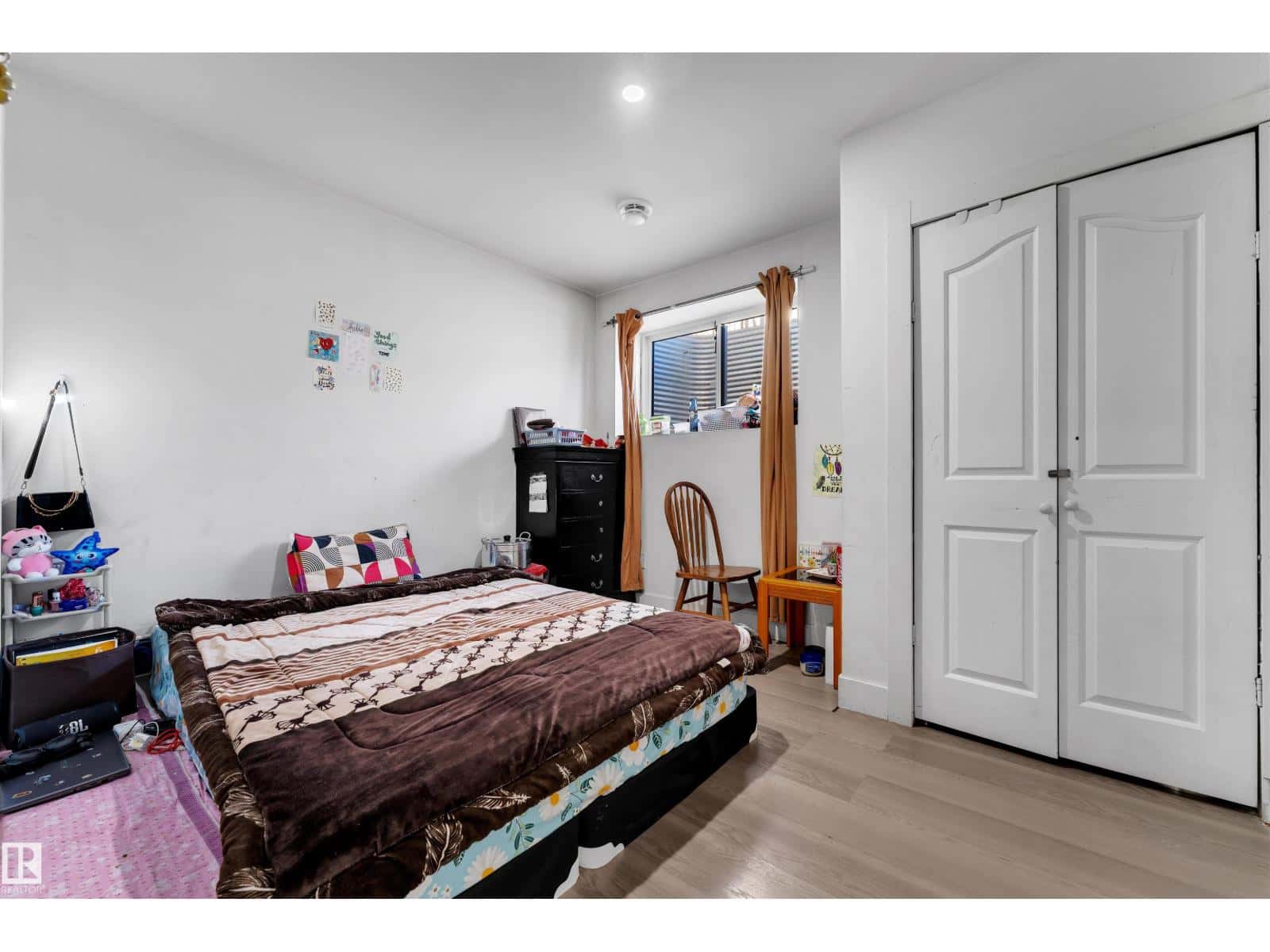 Edmonton — Edmonton - Photo 2 of 47