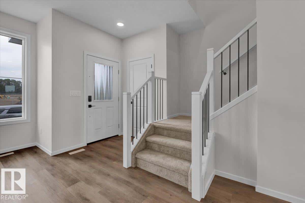 25 FICUS WY — Fort Saskatchewan, Alberta - Photo 4 of 36