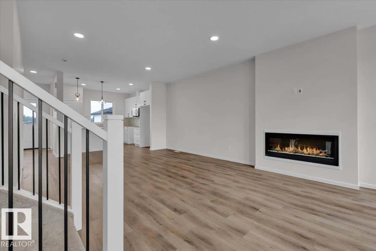 25 FICUS WY — Fort Saskatchewan, Alberta - Photo 5 of 36