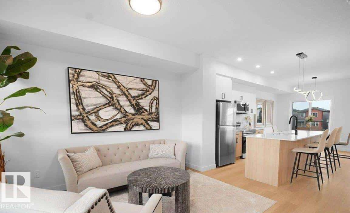 Edmonton — Edmonton - Photo 3 of 3