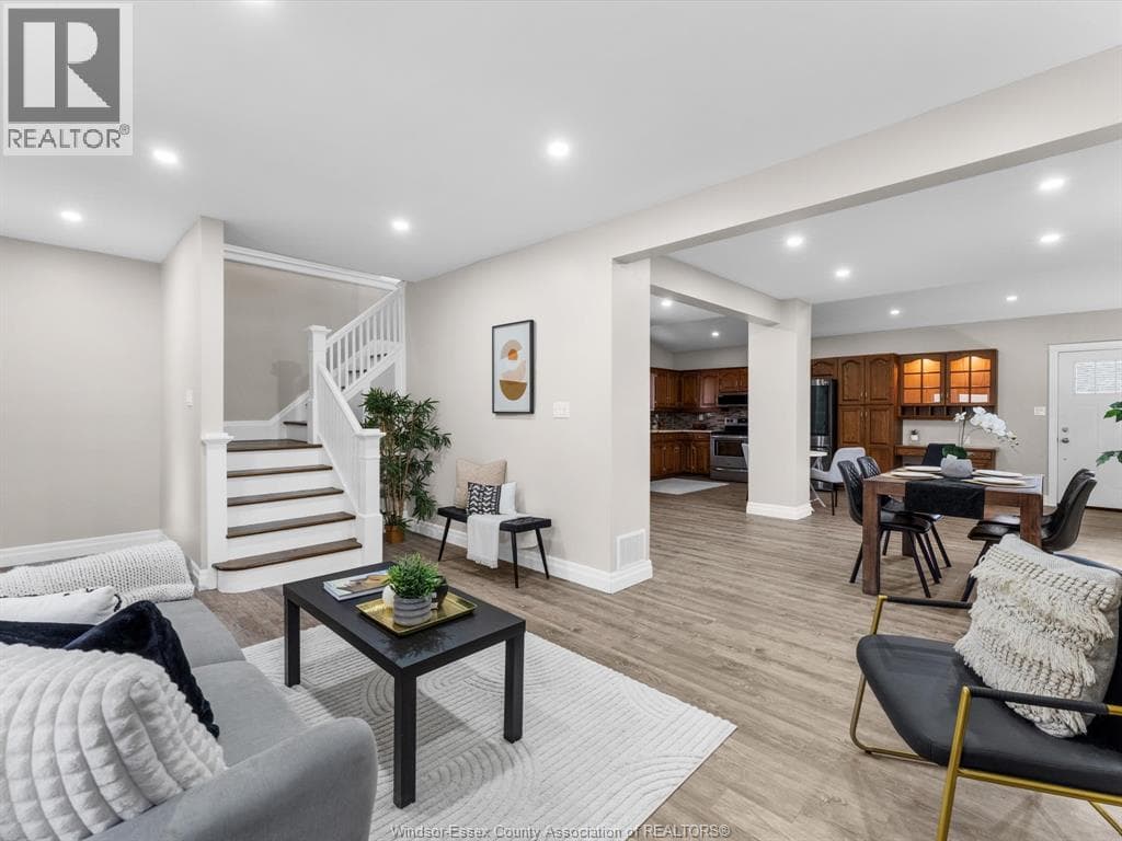 Windsor — Windsor - Main photo