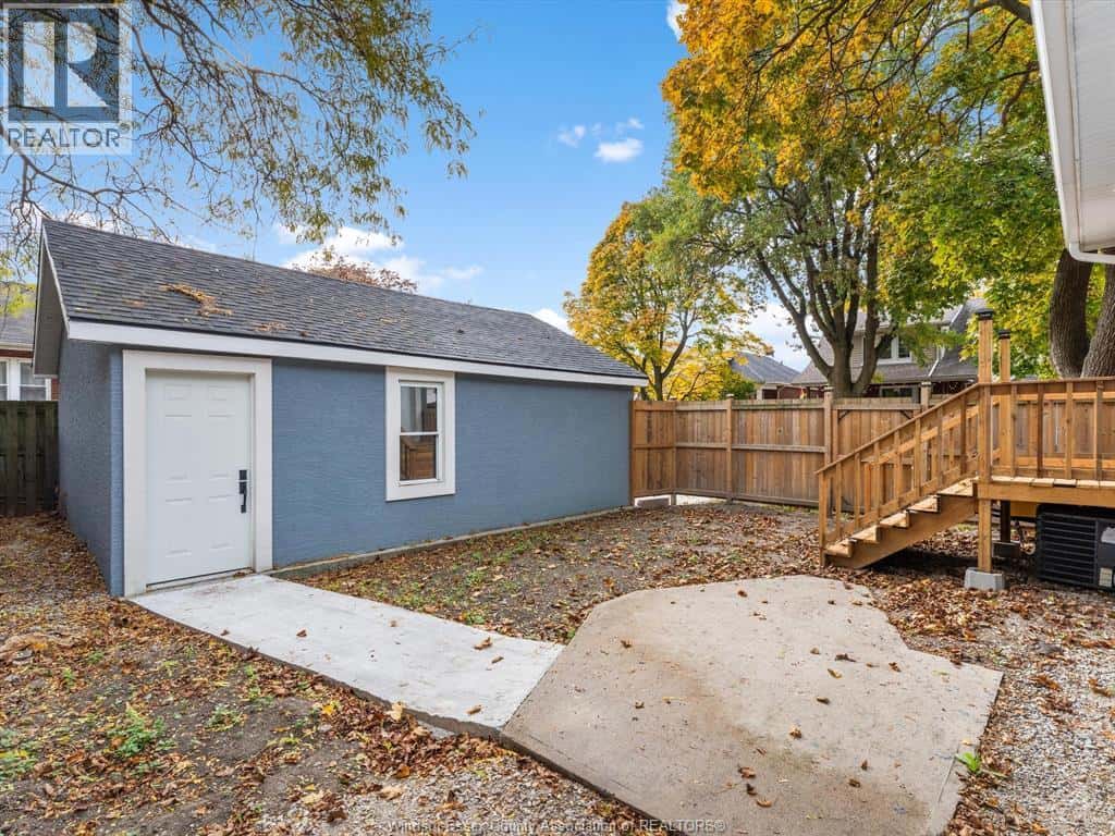 Windsor — Windsor - Photo 2 of 38