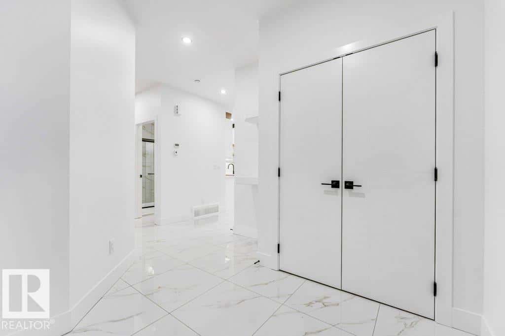 221 Crystal Creek DR — Leduc, Alberta - Photo 3 of 51