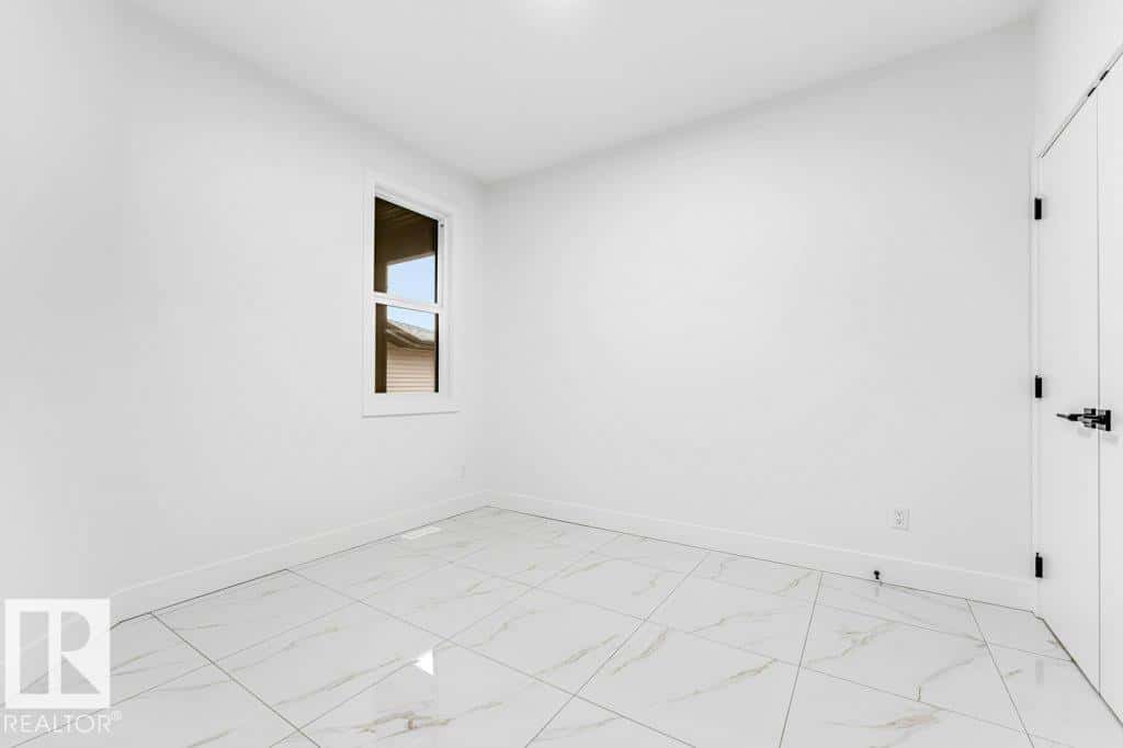 221 Crystal Creek DR — Leduc, Alberta - Photo 5 of 51