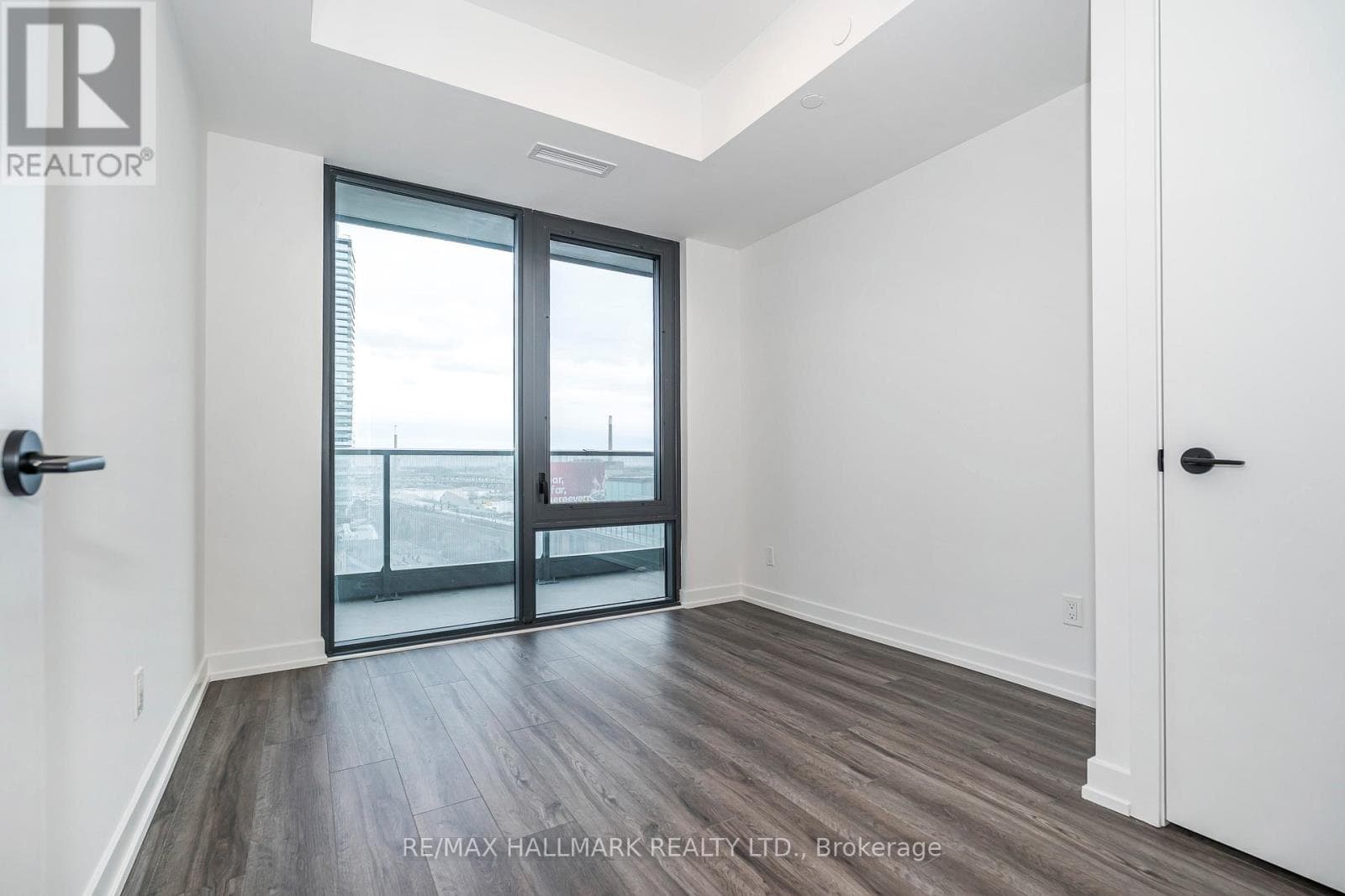 Toronto (Waterfront Communities) — Toronto (Waterfront Communities) - Main photo