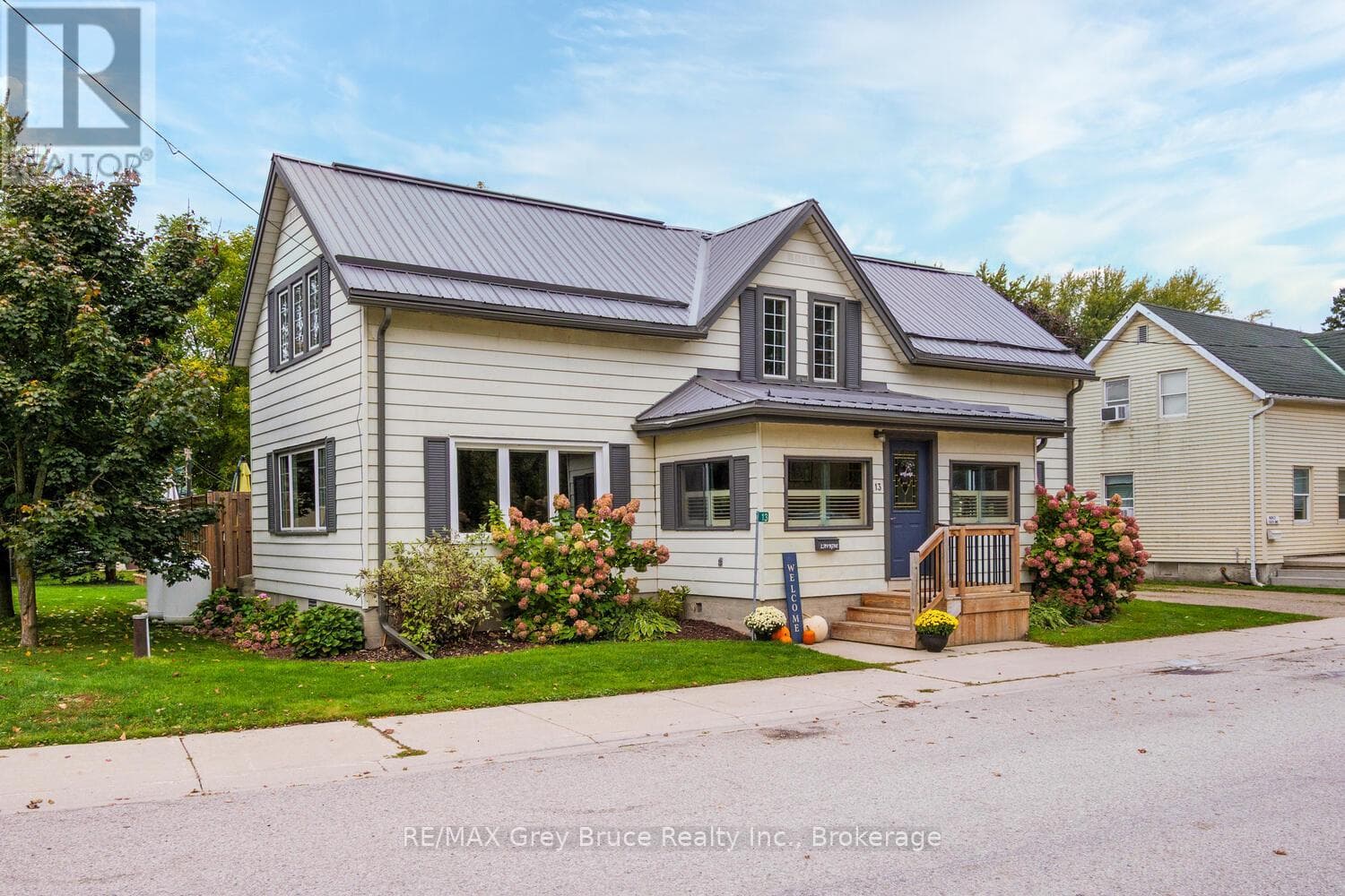 13 KING STREET — Brockton, Ontario - Main photo