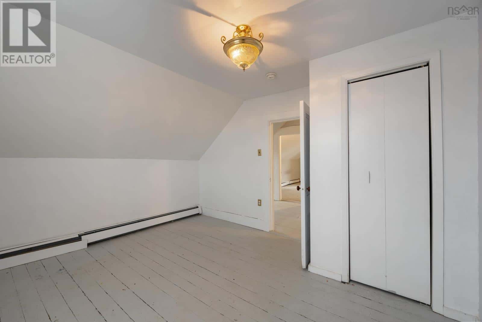 Wellington — Wellington - Photo 3 of 45