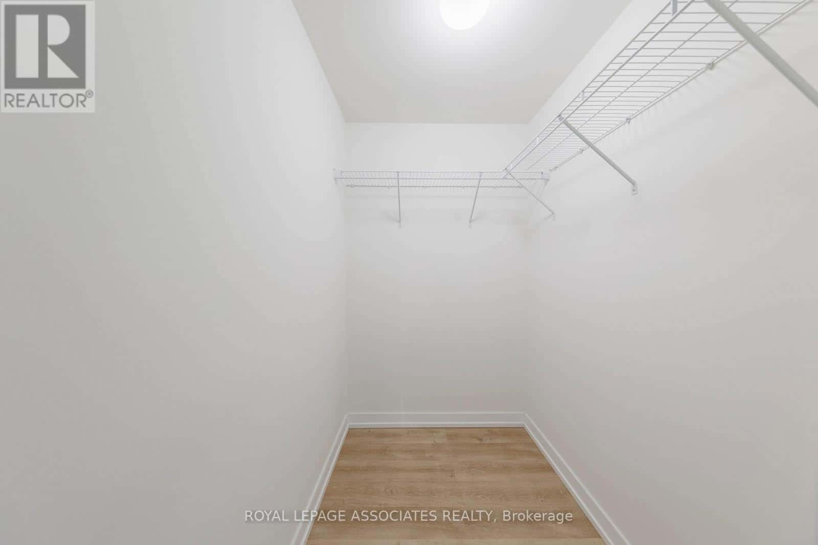 314 - 2300 ST CLAIR AVENUE — Toronto (Junction Area) - Photo 4 of 27