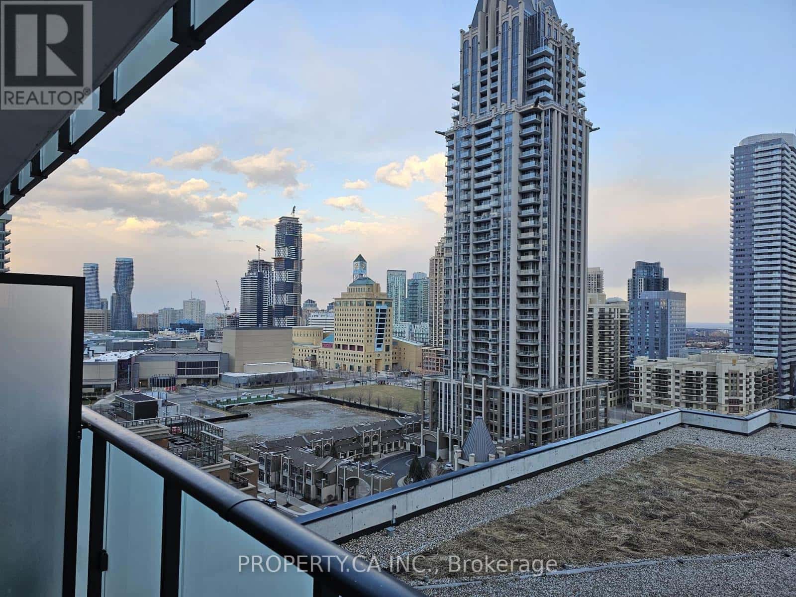 Mississauga (City Centre) — Mississauga (City Centre) - Photo 2 of 9