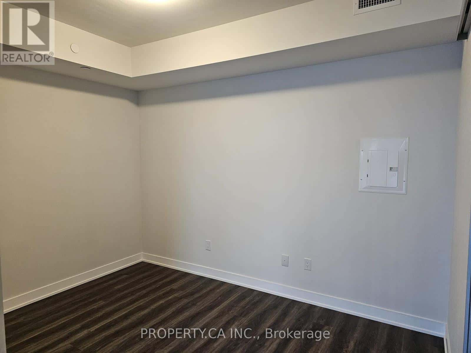 Mississauga (City Centre) — Mississauga (City Centre) - Photo 5 of 9