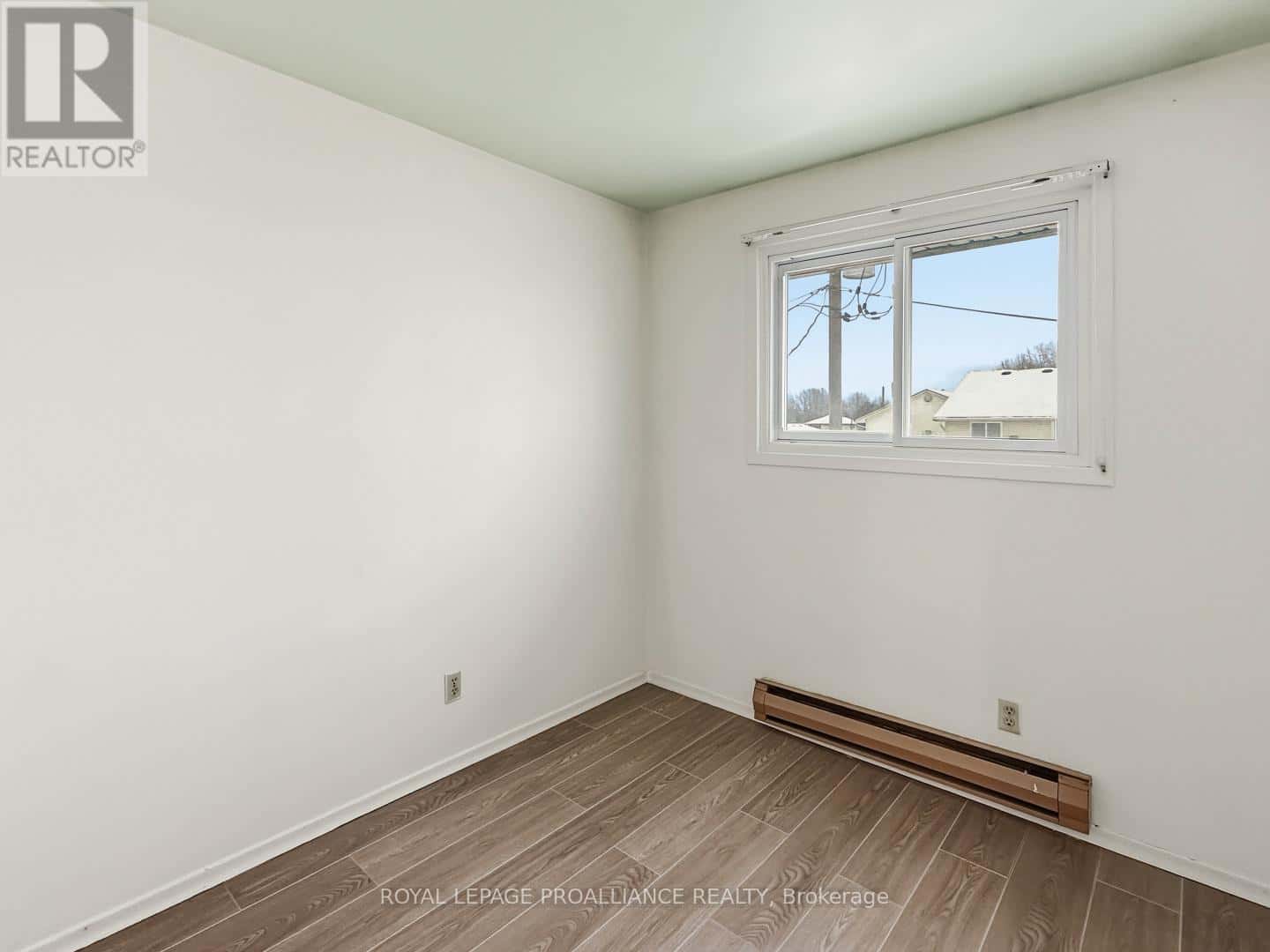 Quinte West (Trenton Ward) — Quinte West (Trenton Ward) - Photo 5 of 36