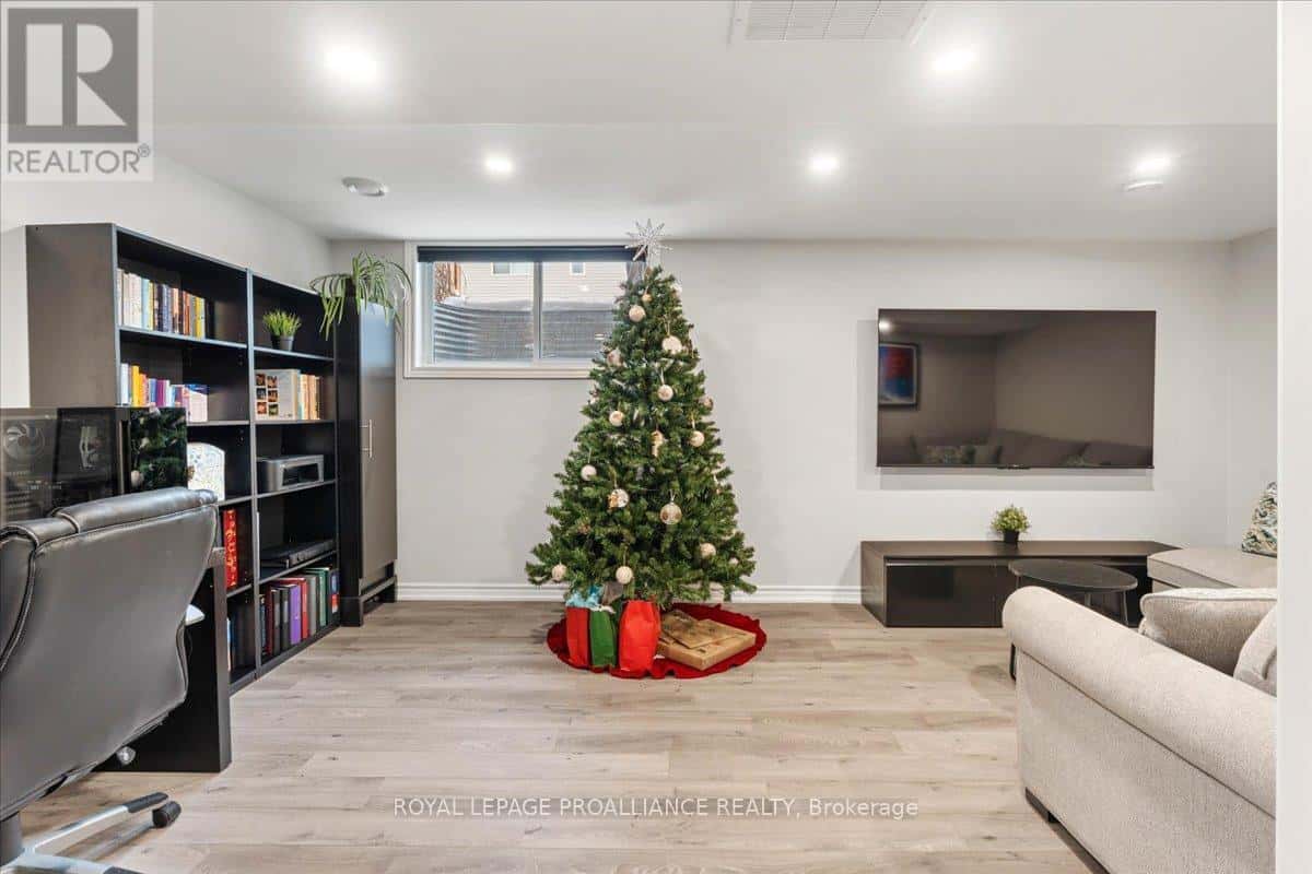 Belleville (Thurlow Ward) — Belleville (Thurlow Ward) - Photo 5 of 35