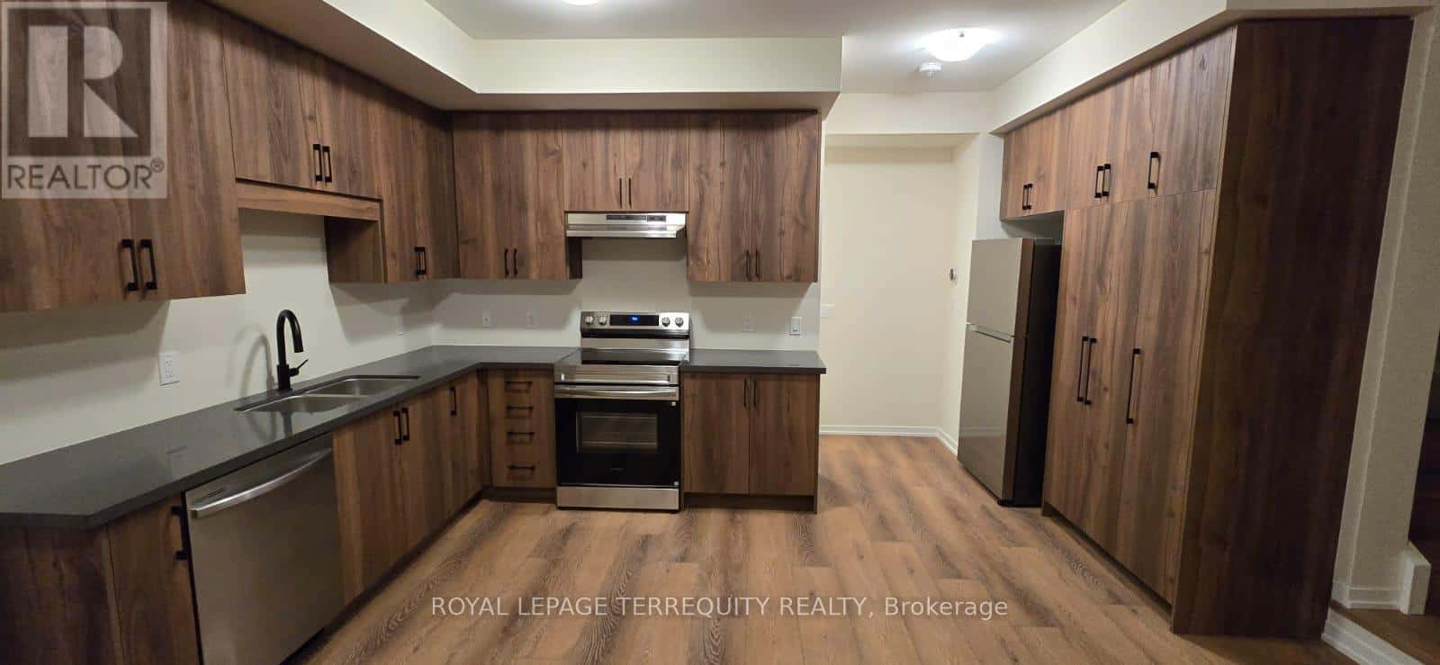 Cambridge — Cambridge - Photo 5 of 31