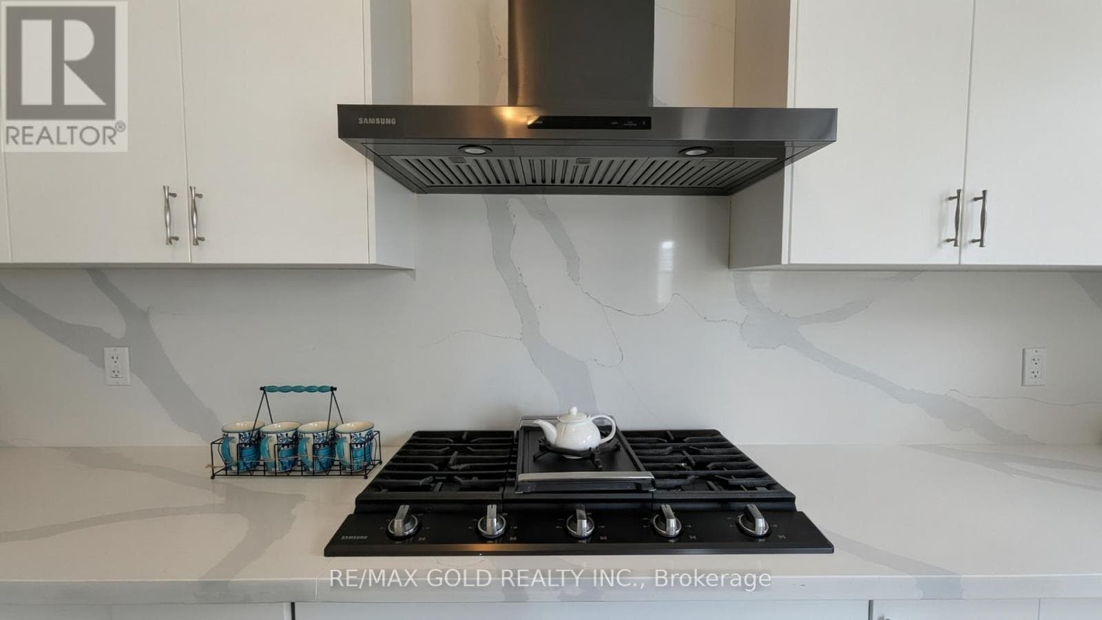 Hamilton (Waterdown) — Hamilton (Waterdown) - Main photo