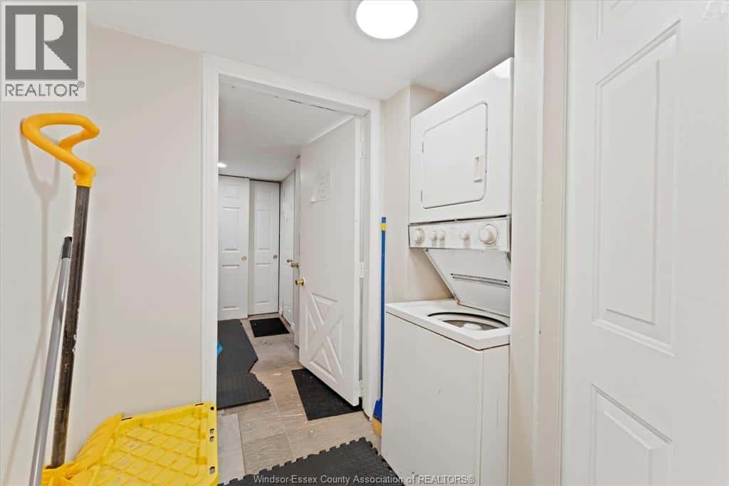 Windsor — Windsor - Photo 5 of 48