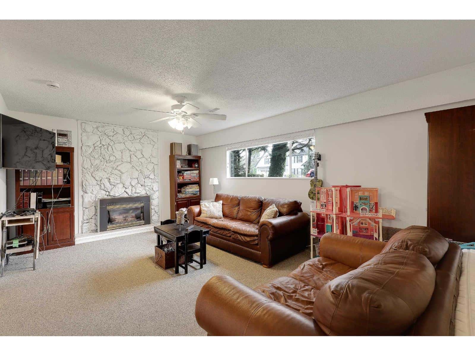 Langley — Langley - Photo 2 of 35