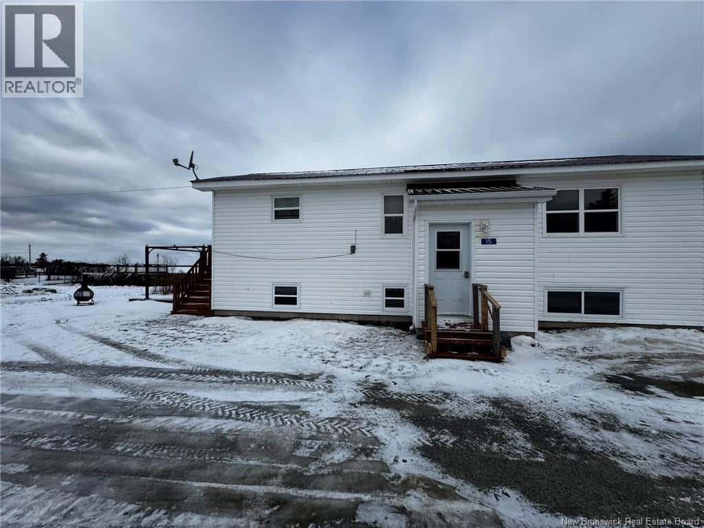 Baie-Sainte-Anne — Baie-Sainte-Anne - Photo 4 of 12