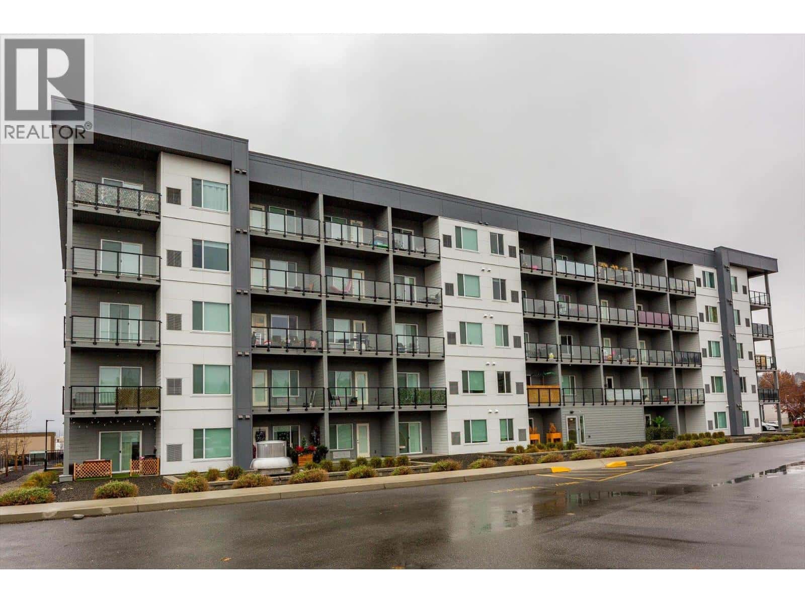 West Kelowna — West Kelowna - Photo 5 of 38