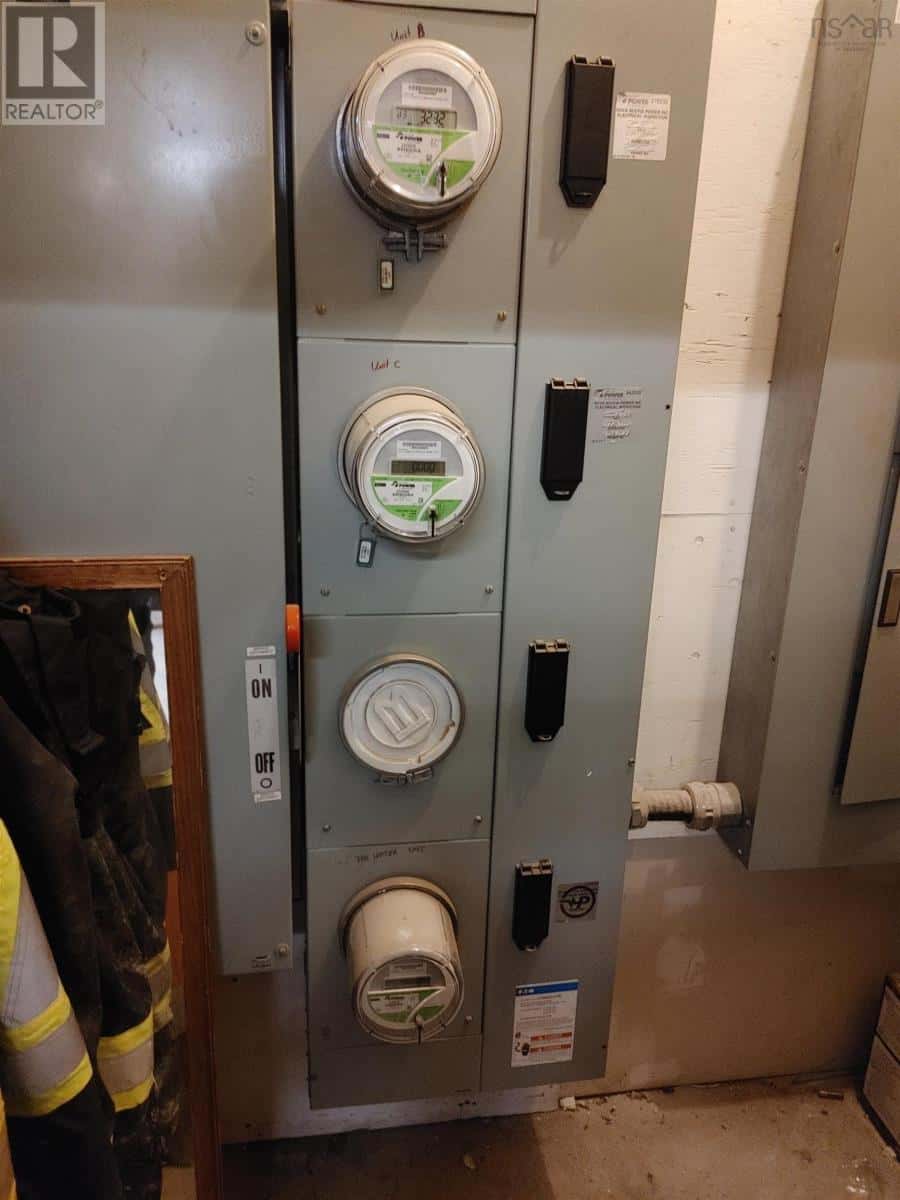 875 Main Street — Cole Harbour, Nova Scotia - Photo 3 of 14