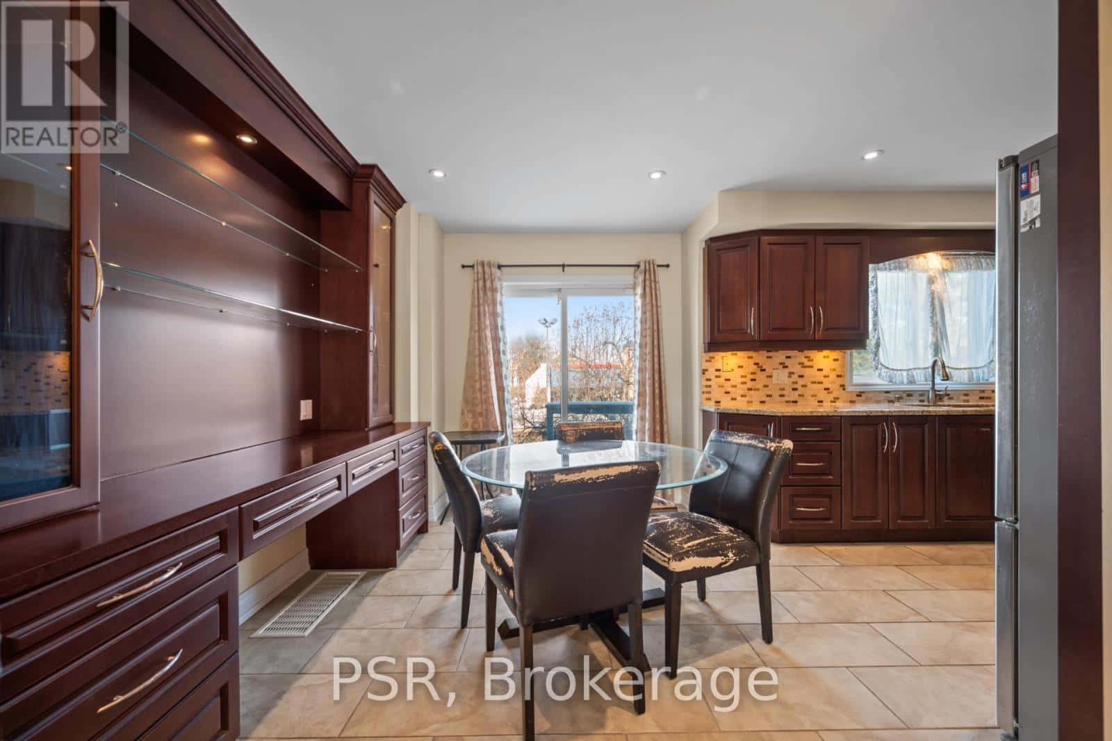 Mississauga (Hurontario) — Mississauga (Hurontario) - Photo 3 of 29