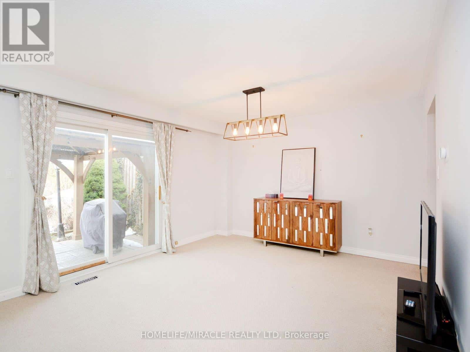 Mississauga (Erin Mills) — Mississauga (Erin Mills) - Photo 2 of 45