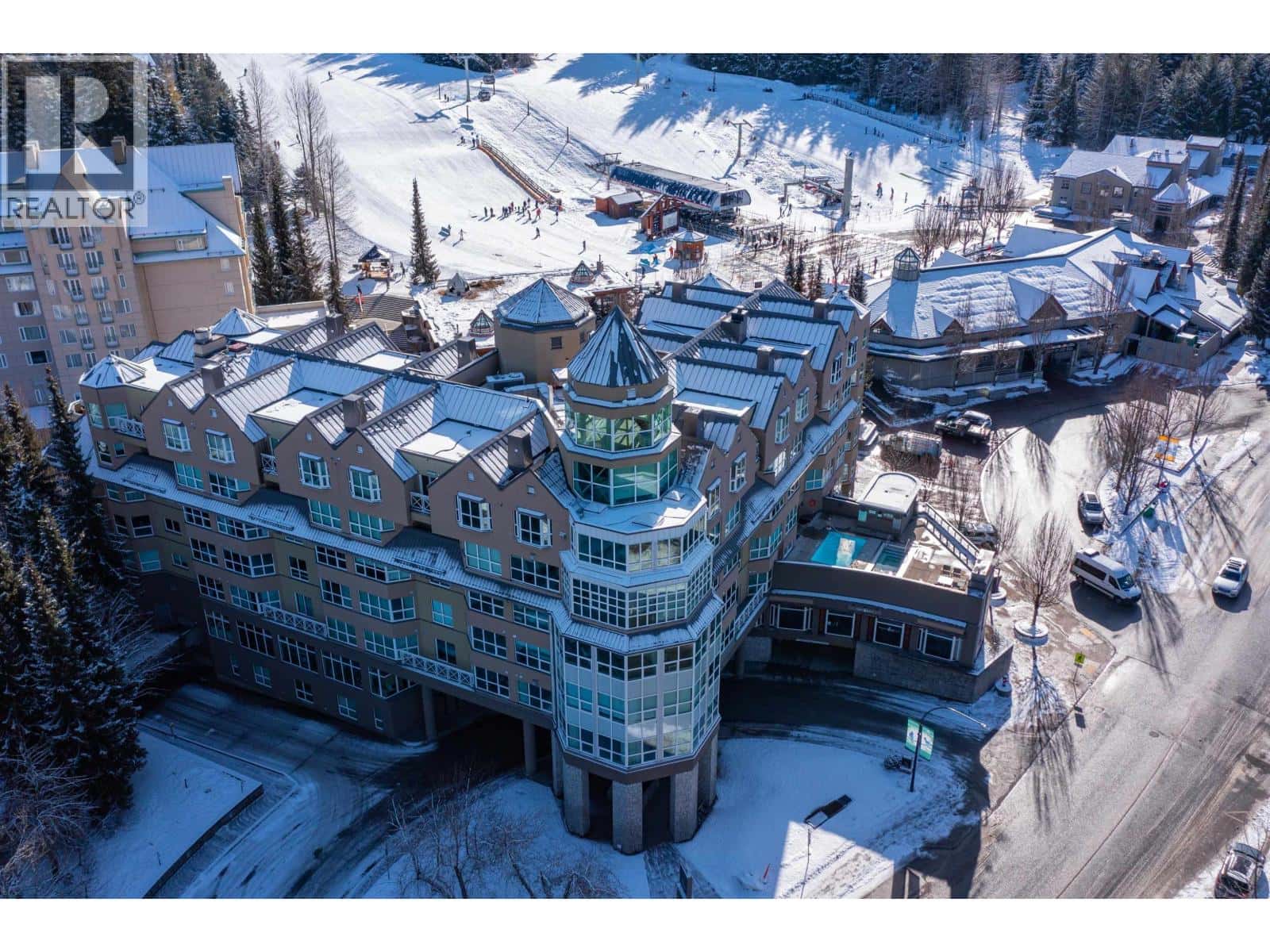 401 4557 BLACKCOMB WAY — Whistler - Photo 2 of 20