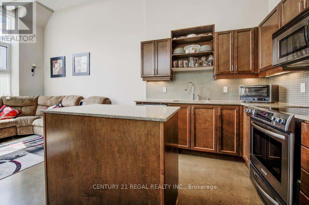 Kitchener — Kitchener - Photo 2 of 42