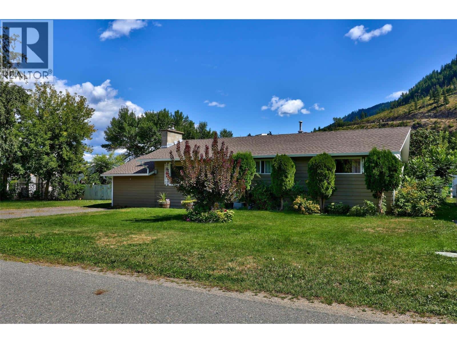 229 Lakeshore Drive — Chase, British Columbia - Photo 3 of 49