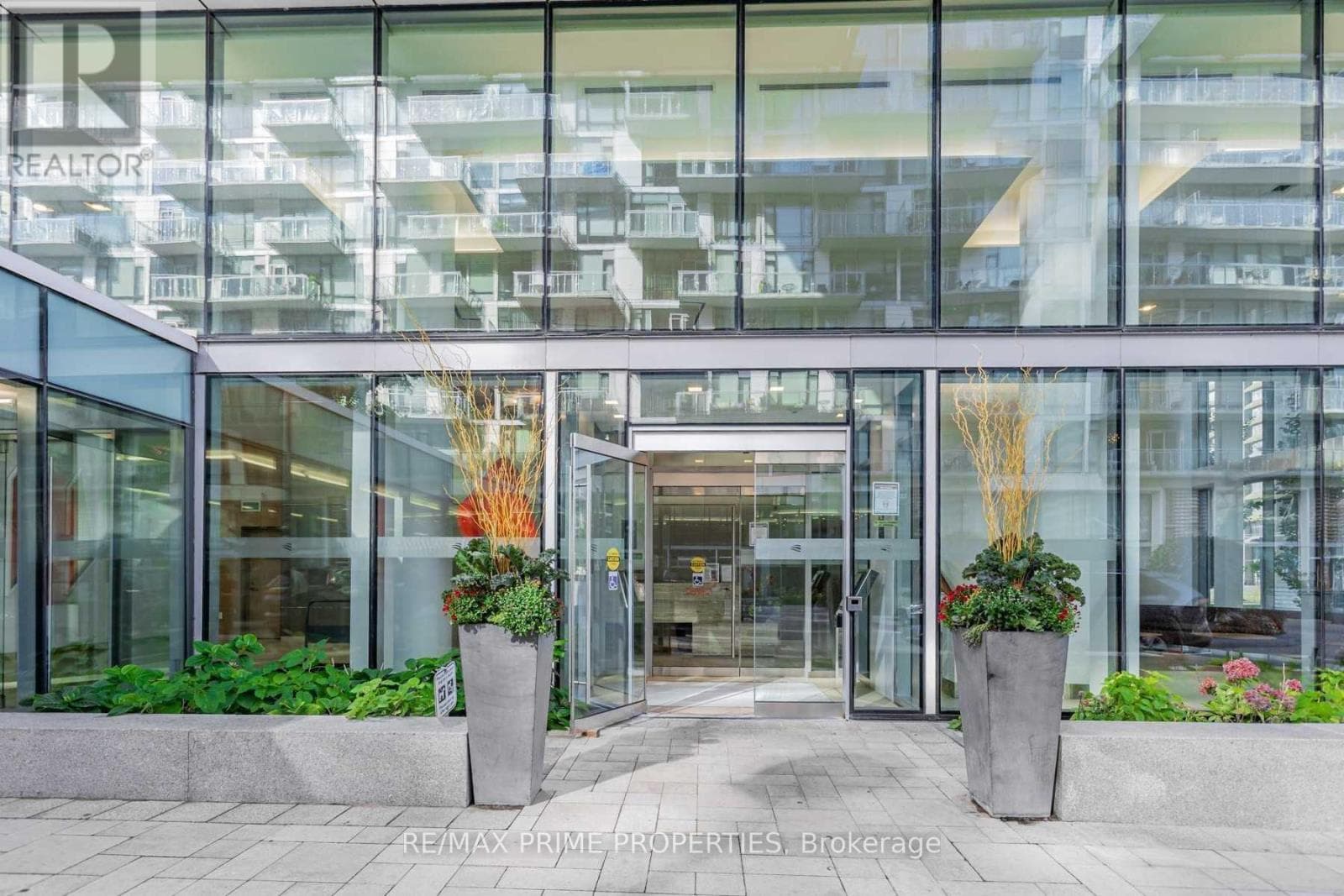 Toronto (Waterfront Communities) — Toronto (Waterfront Communities) - Main photo