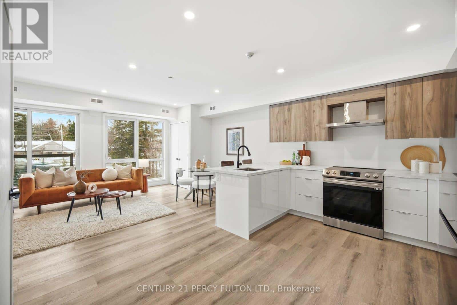 Toronto (West Hill) — Toronto (West Hill) - Photo 2 of 30