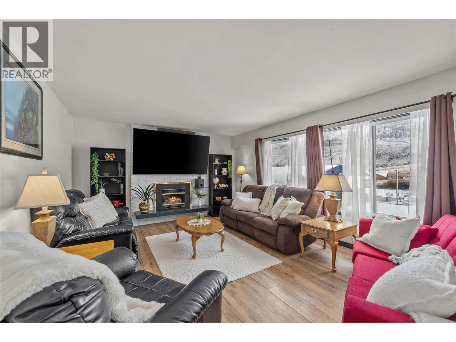 1572 Valleyview Drive — Cache Creek, British Columbia - Photo 3 of 49