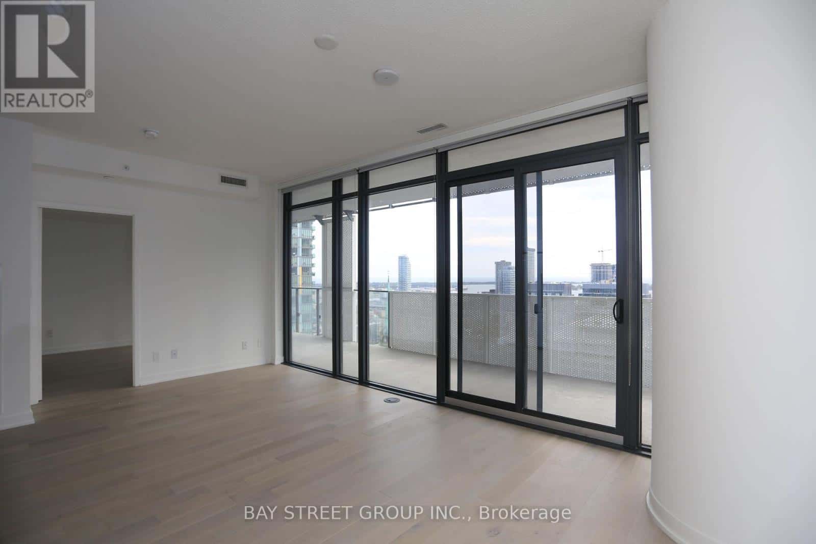 Toronto (Church-Yonge Corridor) — Toronto (Church-Yonge Corridor) - Photo 3 of 29