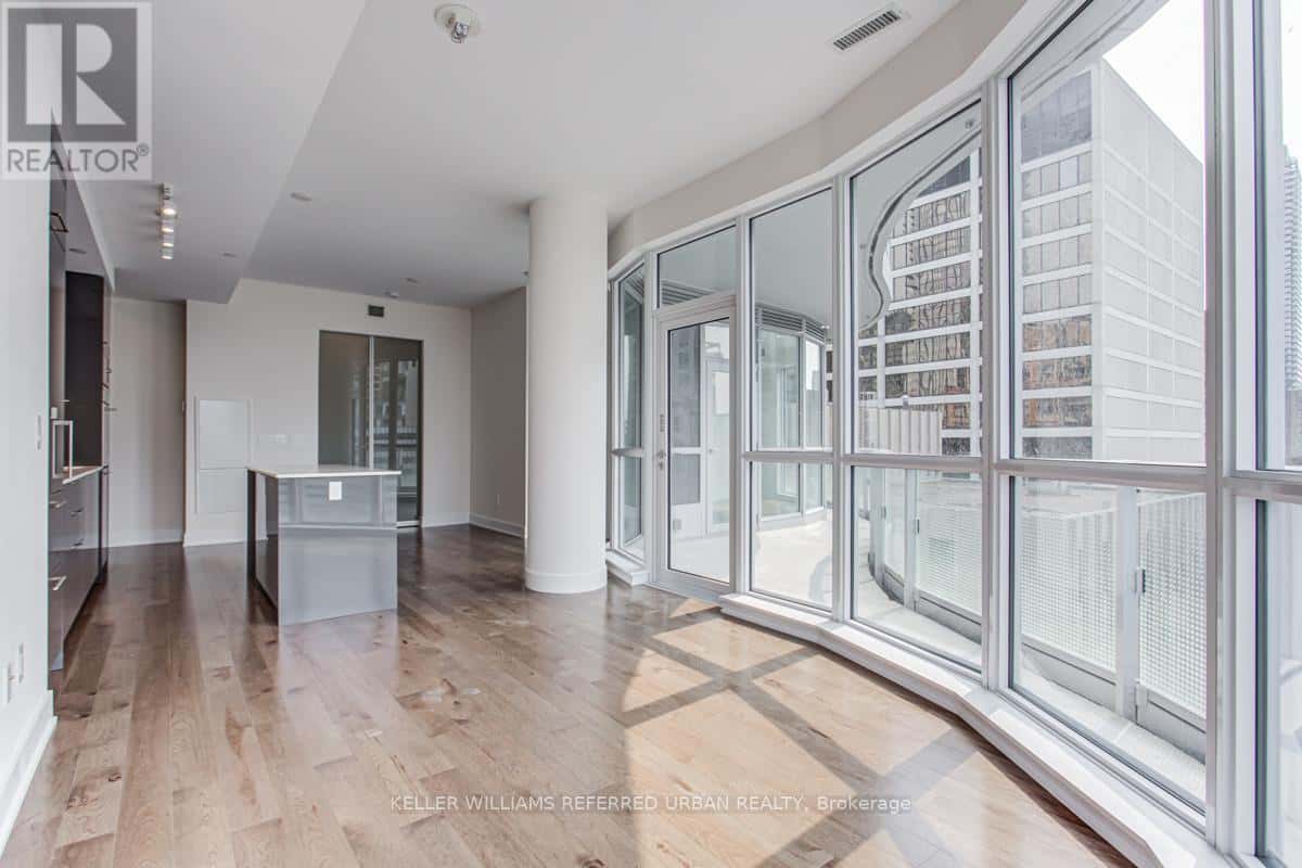 Toronto (Annex) — Toronto (Annex) - Photo 2 of 23