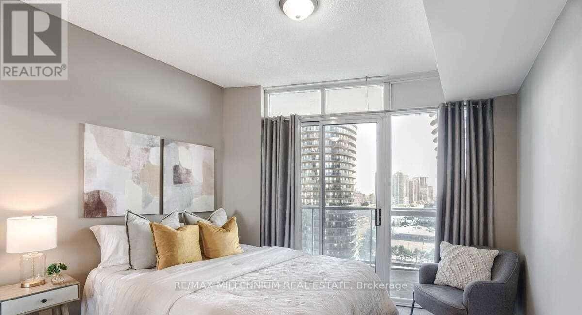 Mississauga (City Centre) — Mississauga (City Centre) - Photo 5 of 21