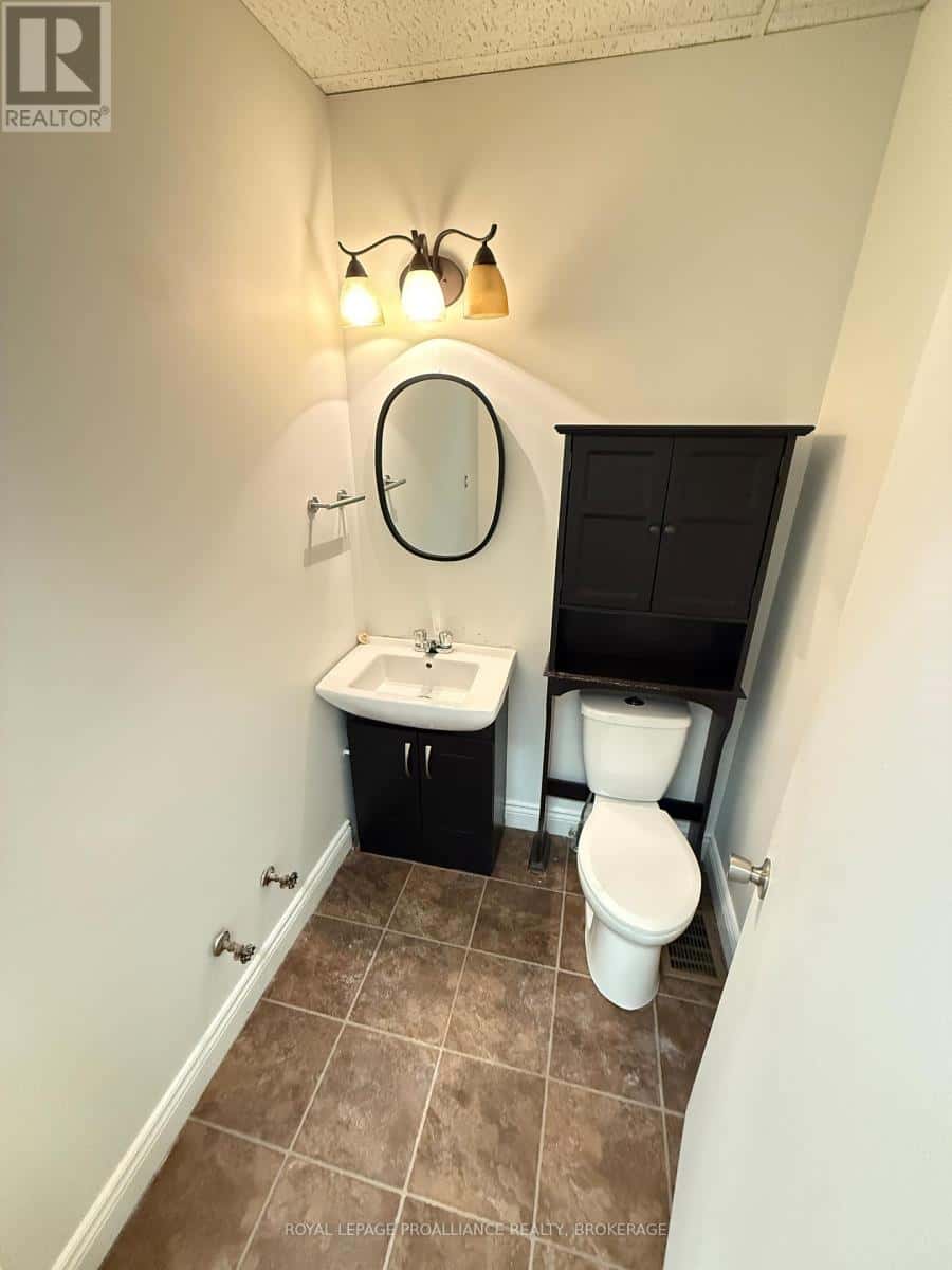 11 - 626 CATARAQUI WOODS DRIVE — Kingston (City Northwest) - Photo 3 of 10