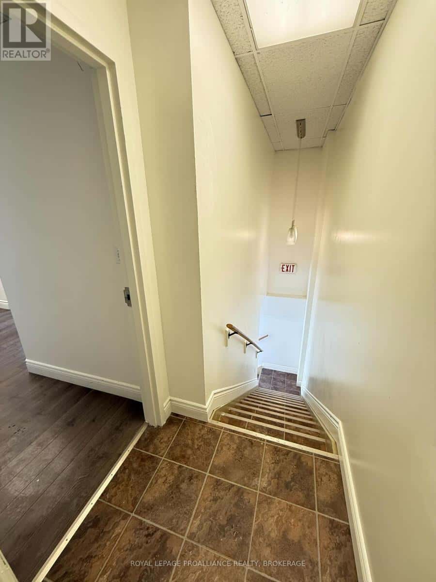 11 - 626 CATARAQUI WOODS DRIVE — Kingston (City Northwest) - Photo 2 of 10