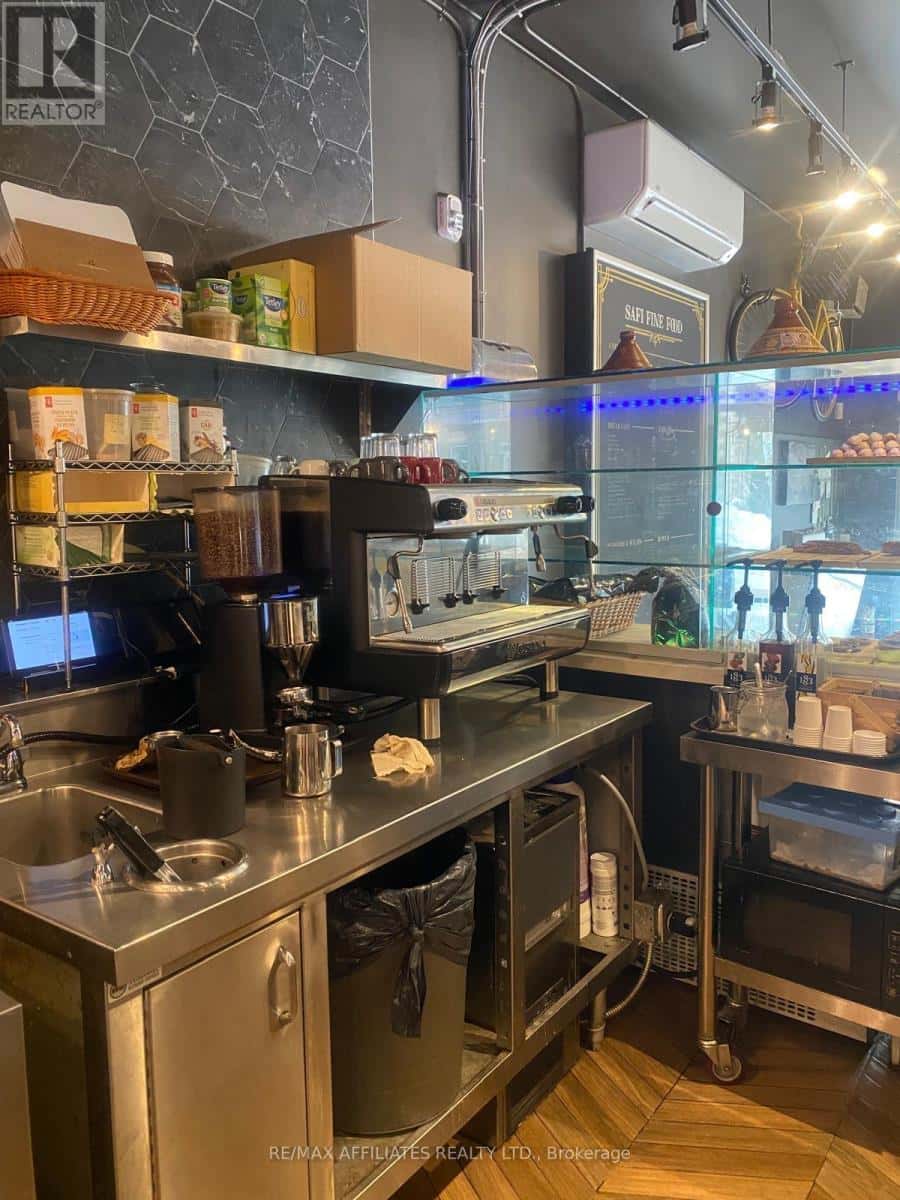 Ottawa — Ottawa - Photo 4 of 14