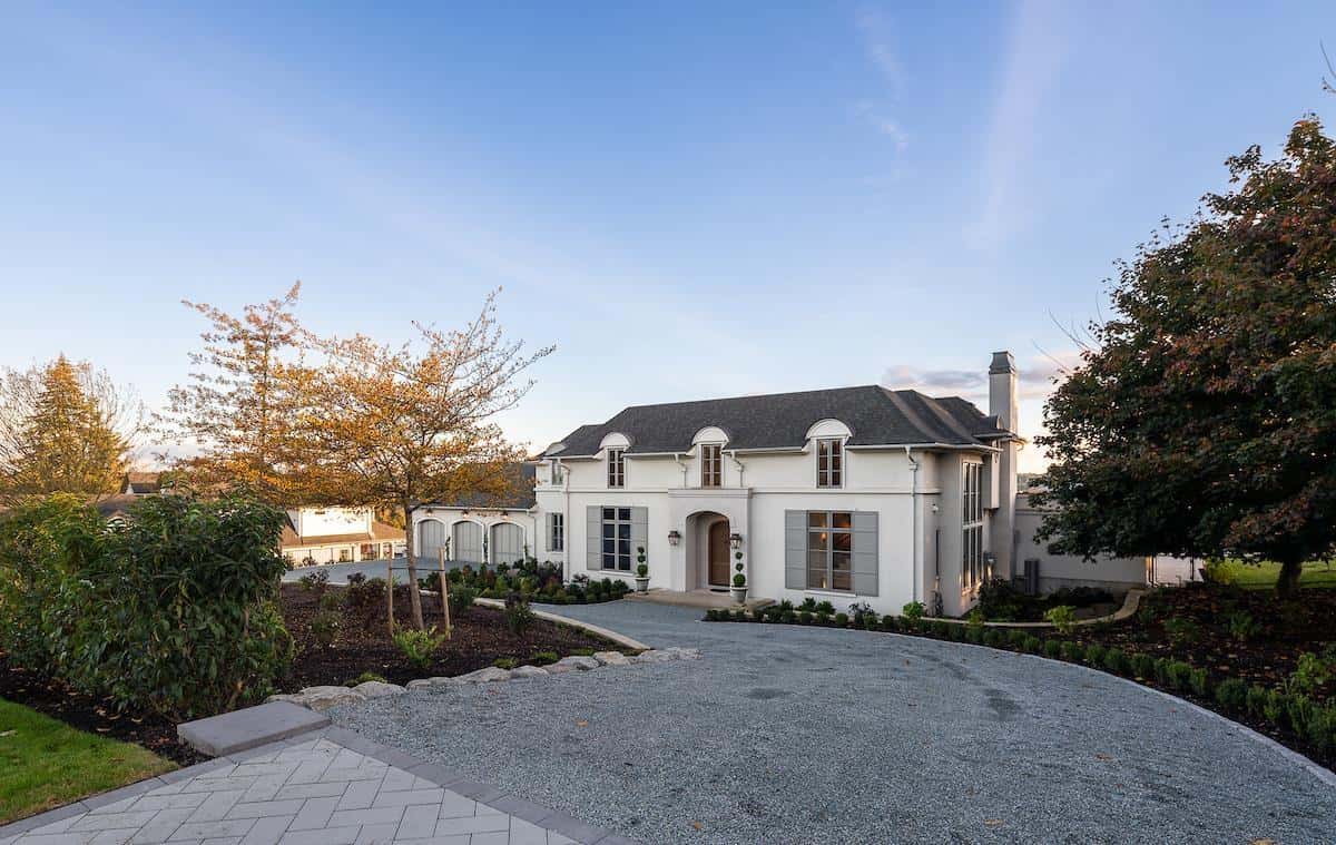 18238 20 AVENUE — Surrey, British Columbia - Photo 4 of 32